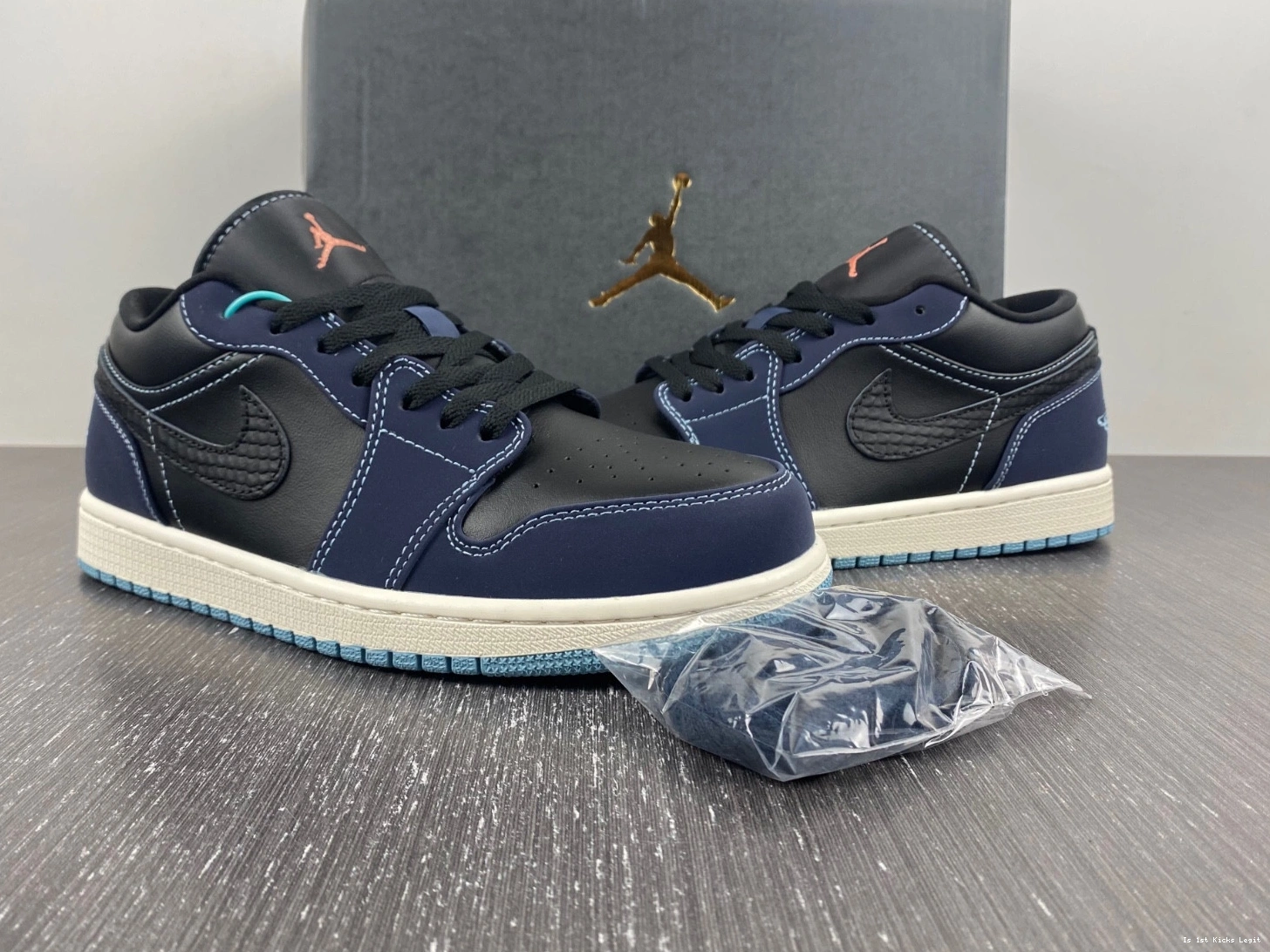 Navy FJ5478-010 Jordan Black Snakeskin 1 Low Air 1106